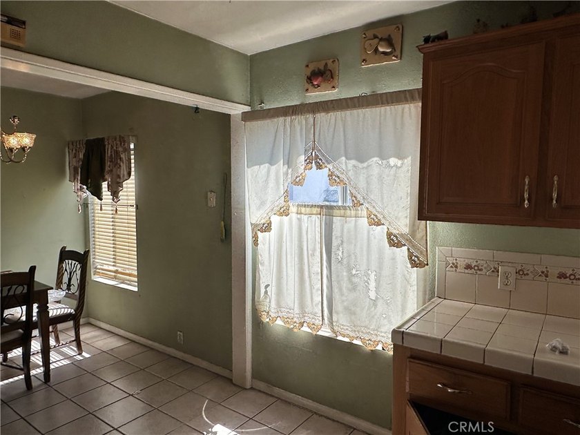Unlock incredible potential with this classic Santa Ana property - photo 21