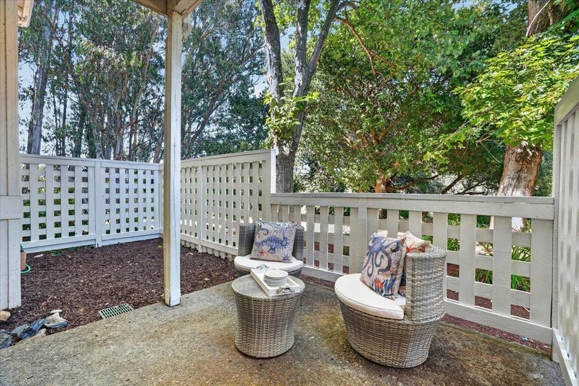 Beautifully refreshed and move-in ready Santa Cruz condo near - photo 26