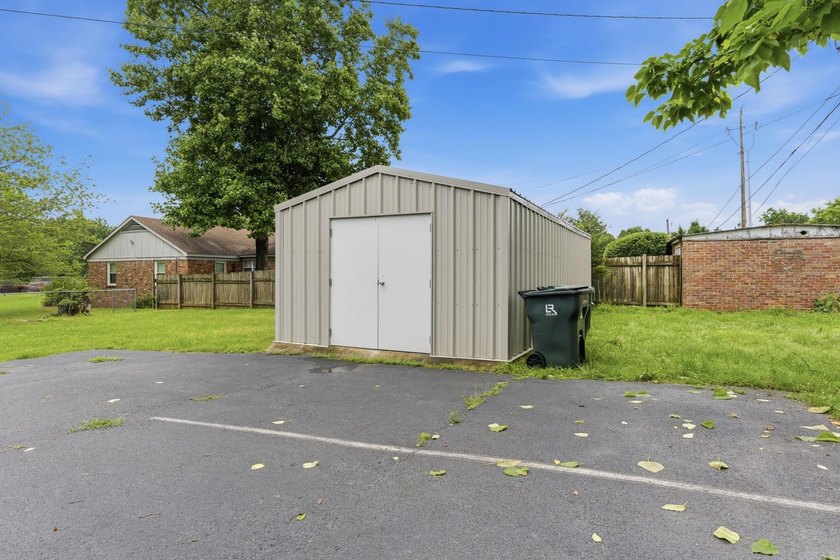 This free-standing 1,600 SF office building is ideally - photo 8