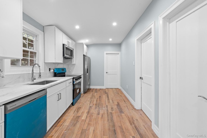 Space, style &amp; modern luxury come together at 2118 Quimby - photo 3