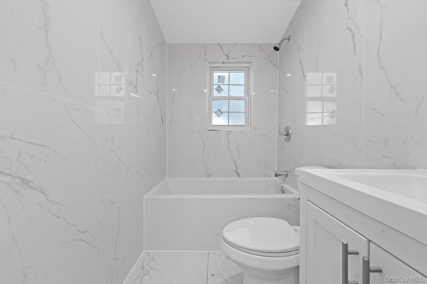 Space, style &amp; modern luxury come together at 2118 Quimby - photo 10