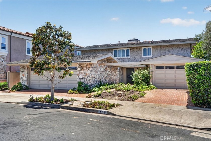 Beautiful waterfront home in the highly sought-after Dover - photo 4