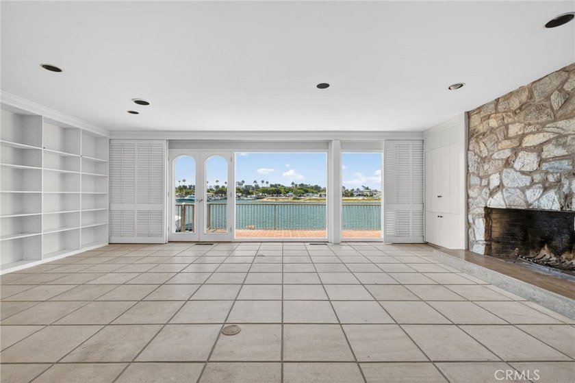 Beautiful waterfront home in the highly sought-after Dover - photo 6