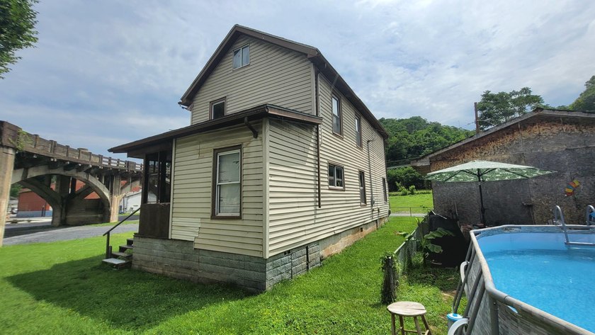 Home with great location. 4 bedrooms 2 baths, Balcony, Nice - photo 8