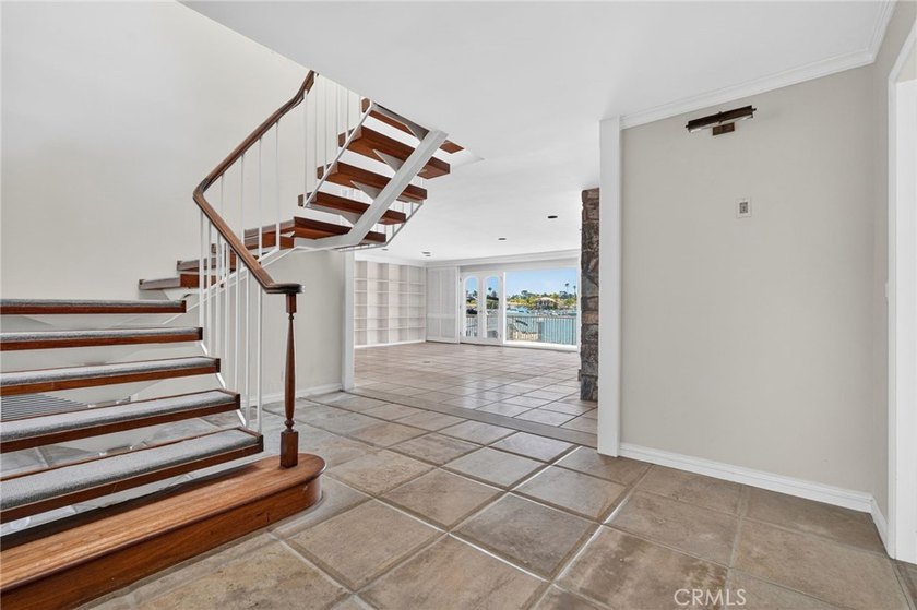Beautiful waterfront home in the highly sought-after Dover - photo 10