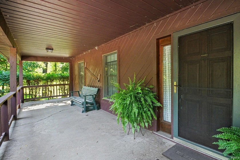 **Lakefront on 3.67 Acres - Hunter Lake!** One-owner home in - photo 4