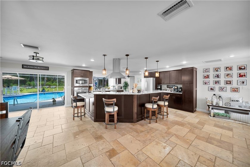 Experience the perfect blend of privacy, space, and - photo 8