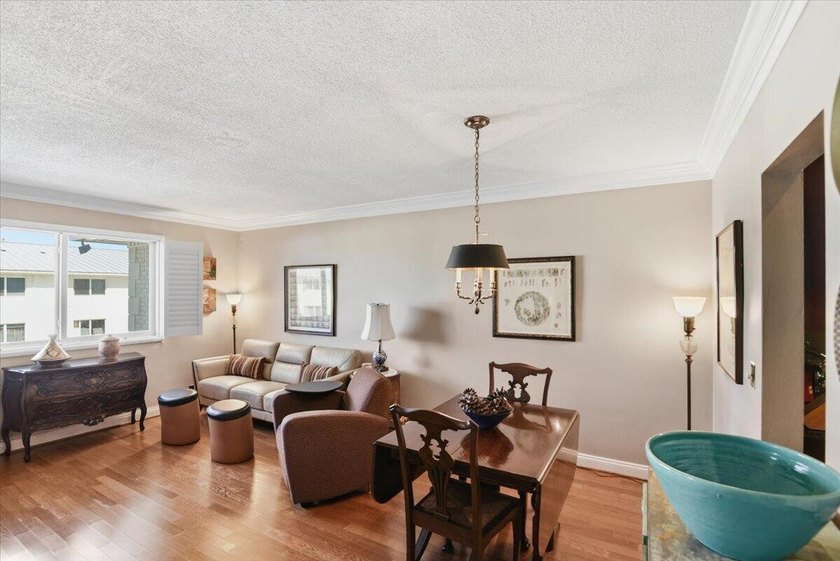 Charming 1 bed 1 1/2 bath 55+ co-op in Georgian Court Apts North - photo 10