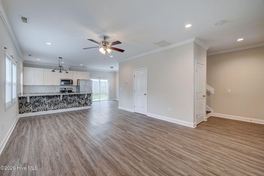 This like-new two-story home offers 3 bedrooms and 2.5 bathrooms - photo 13