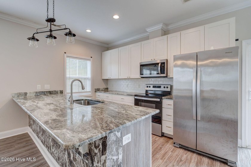 This like-new two-story home offers 3 bedrooms and 2.5 bathrooms - photo 17