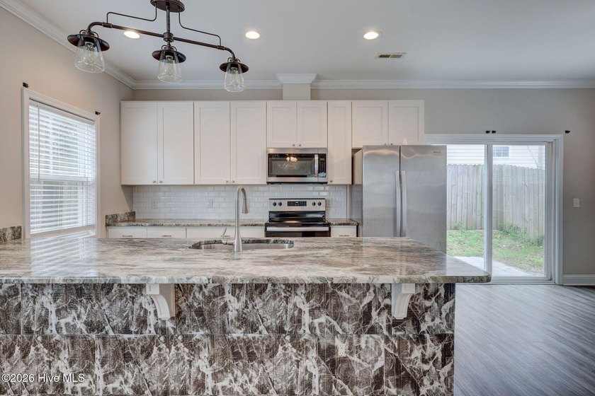 This like-new two-story home offers 3 bedrooms and 2.5 bathrooms - photo 18