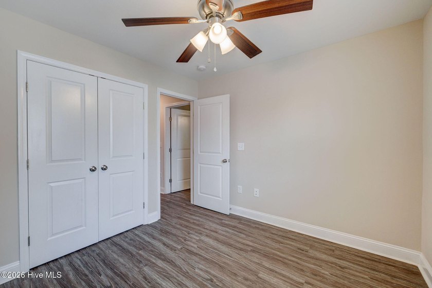 This like-new two-story home offers 3 bedrooms and 2.5 bathrooms - photo 26