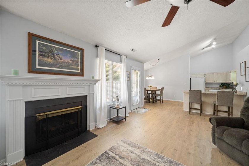 Enjoy effortless one-level living at Carmel by the Lake - photo 7