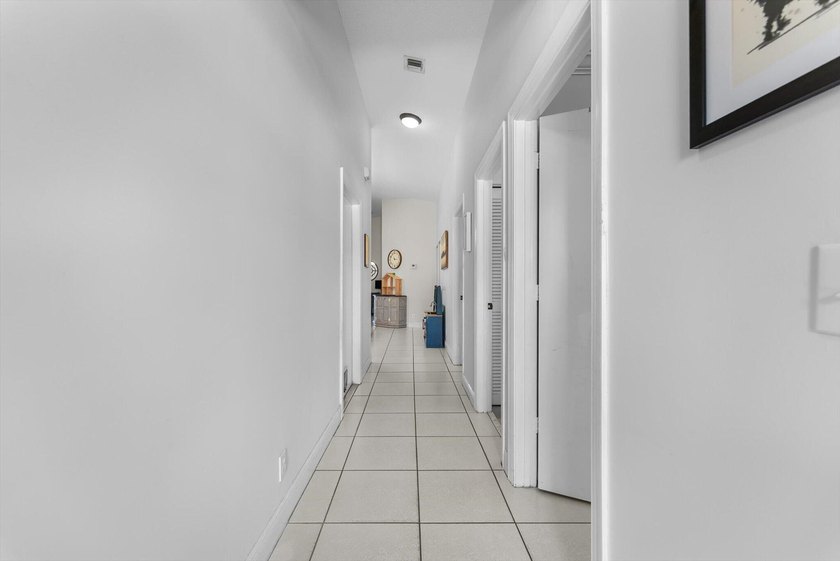 Beautifully maintained 3-bedroom, 2-bathroom home located in the - photo 4