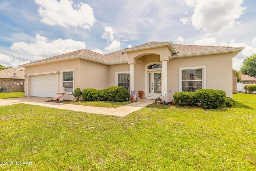 Welcome home to this beautifully maintained 4-bedroom - photo 4