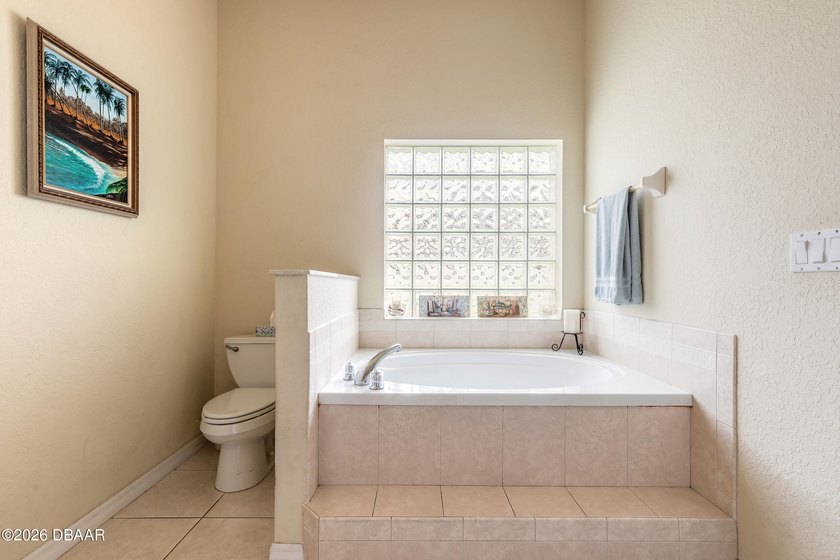 Welcome home to this beautifully maintained 4-bedroom - photo 9
