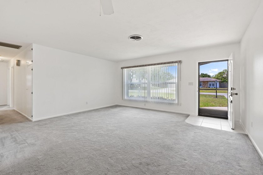 Located in Lakewood Park, this clean and well-kept 3-bedroom - photo 7