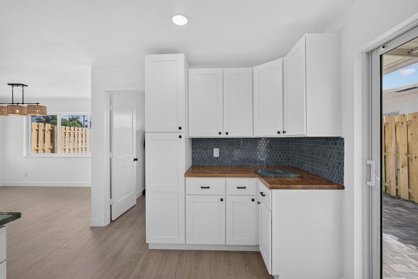 It's like living in a brand new house! Completely renovated 4 - photo 17