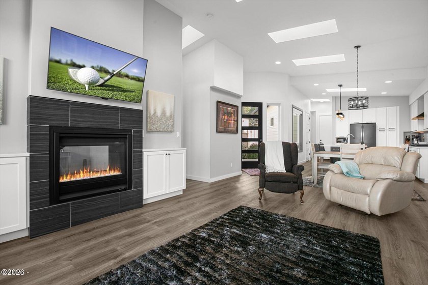 Golf Course Views, Coastal Breezes &amp; Easy Living Enjoy the best - photo 19