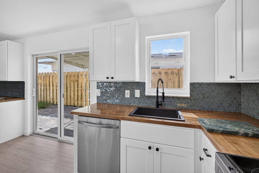 It's like living in a brand new house! Completely renovated 4 - photo 22