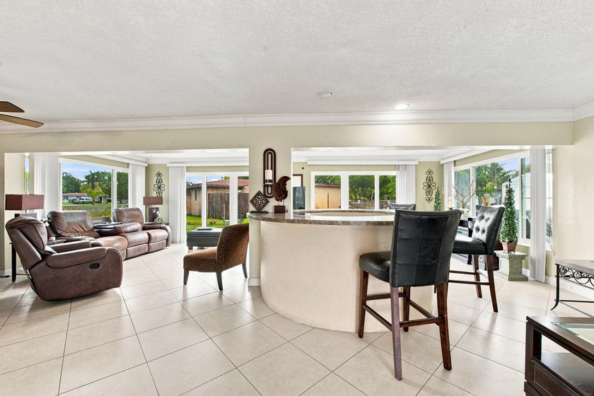 Welcome to this spacious 3-bedroom, 3-bathroom home located in - photo 23