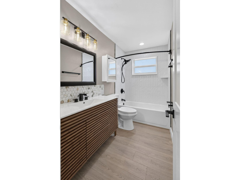 It's like living in a brand new house! Completely renovated 4 - photo 28