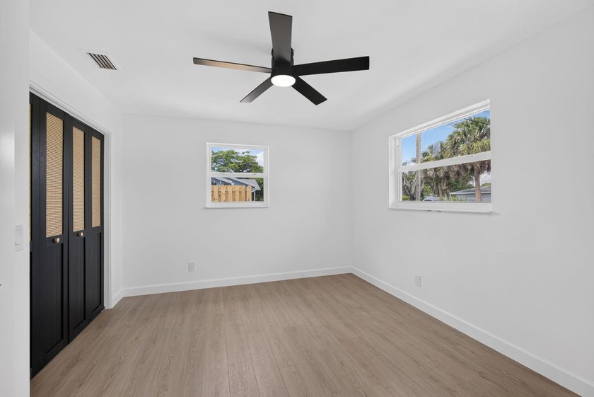 It's like living in a brand new house! Completely renovated 4 - photo 30
