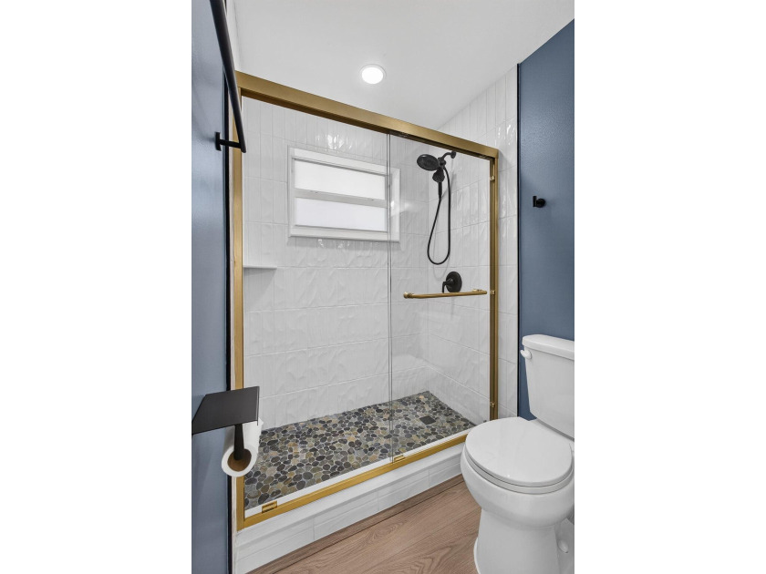It's like living in a brand new house! Completely renovated 4 - photo 36