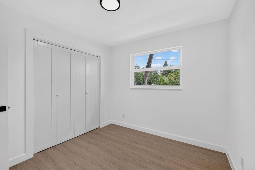 It's like living in a brand new house! Completely renovated 4 - photo 43