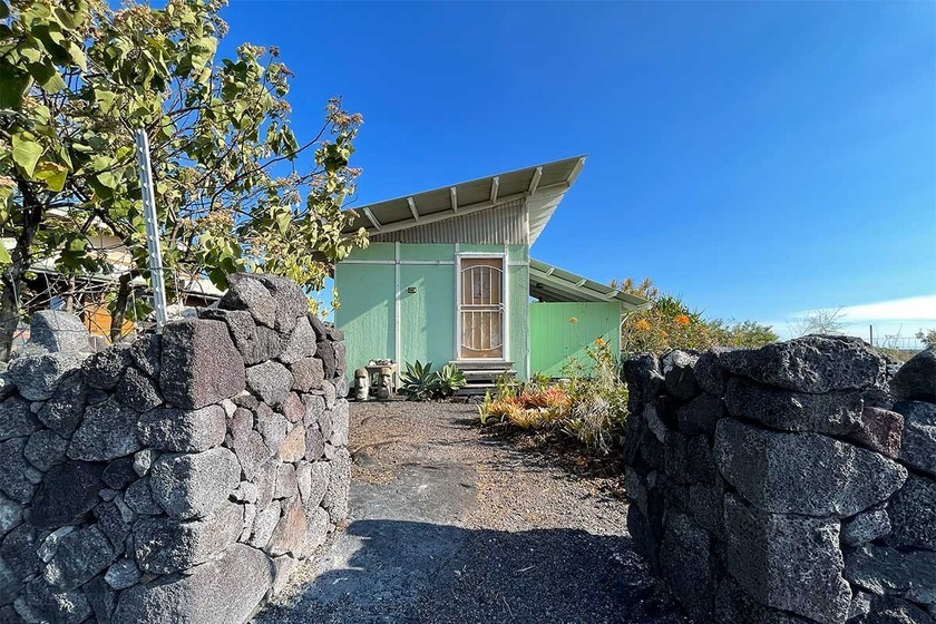 Wonderfully improved property in Kalapana Gardens featuring cozy - photo 3