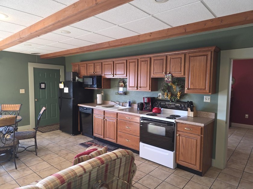 Income Producing Air B&amp;B. Two separate Units, a total of Four - photo 8