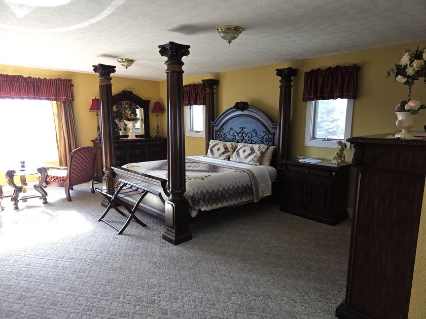 Income Producing Air B&amp;B. Two separate Units, a total of Four - photo 10