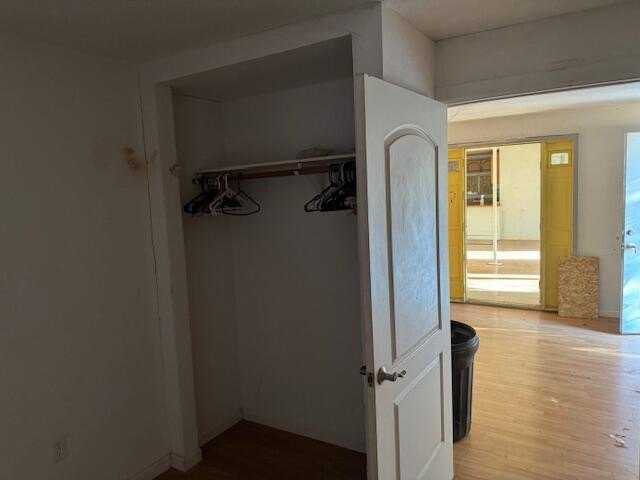 Beautiful 2.5 acres with a older 3 bed 2 bath MFH fixer - upper - photo 9
