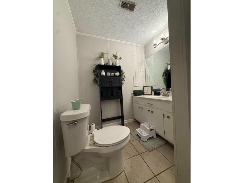 This home has everything you need! Don't miss this stunning - photo 12