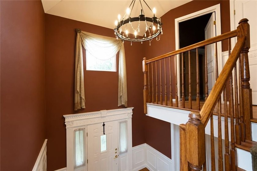 Tottenville-Fully detached two family home, 7 room duplex over a - photo 19