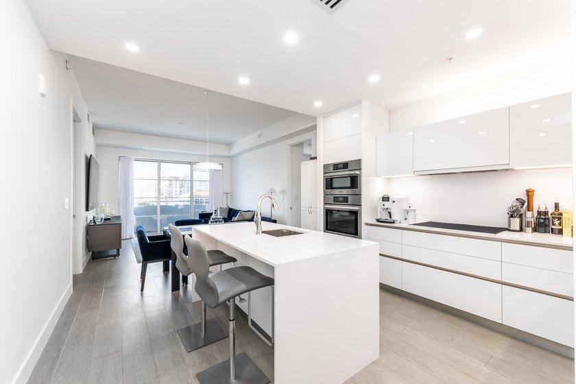 Rarely available South facing 2 bedroom with 2 baths that has - photo 6