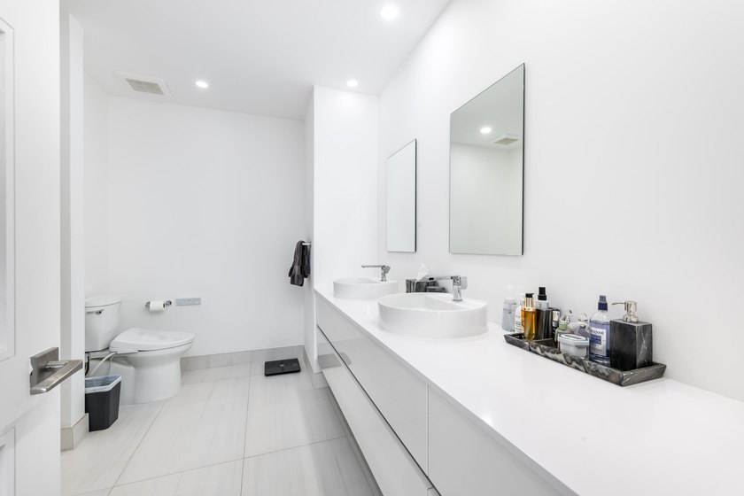 Rarely available South facing 2 bedroom with 2 baths that has - photo 10