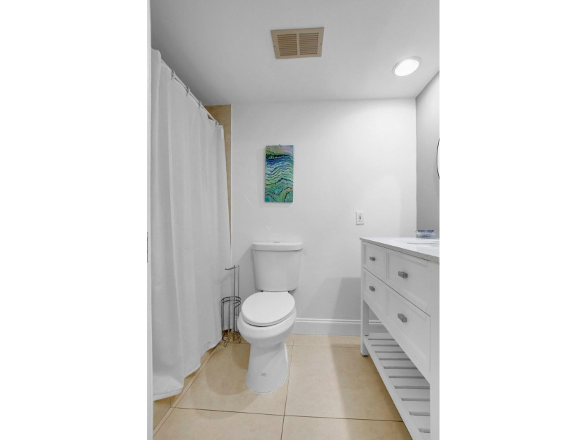 This Gorgeous Townhome is located between the ocean and - photo 13