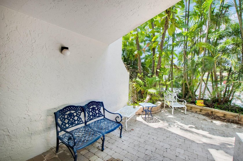 This Gorgeous Townhome is located between the ocean and - photo 15