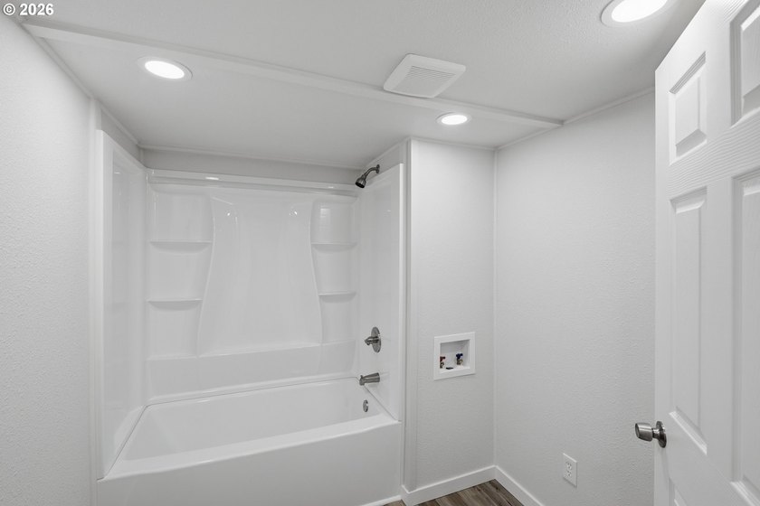 Move-in ready and fully remodeled! This 2-bedroom, 1-bath home - photo 17