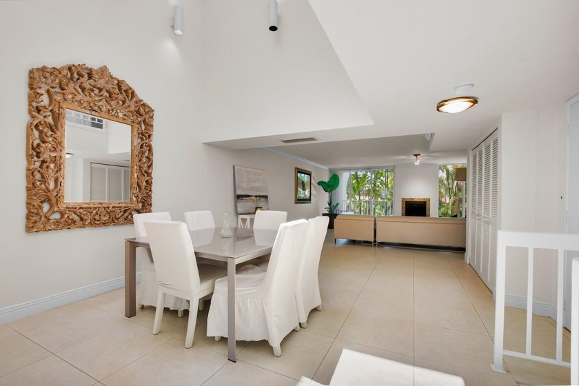 This Gorgeous Townhome is located between the ocean and - photo 18