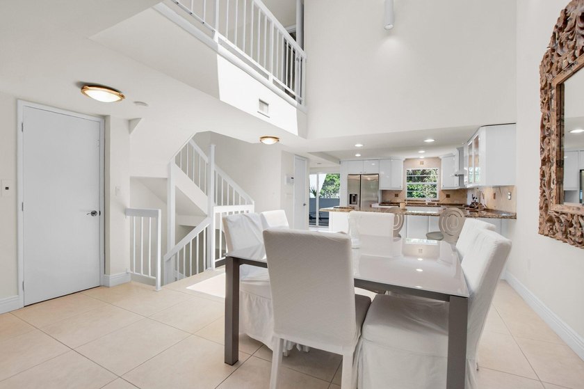 This Gorgeous Townhome is located between the ocean and - photo 19