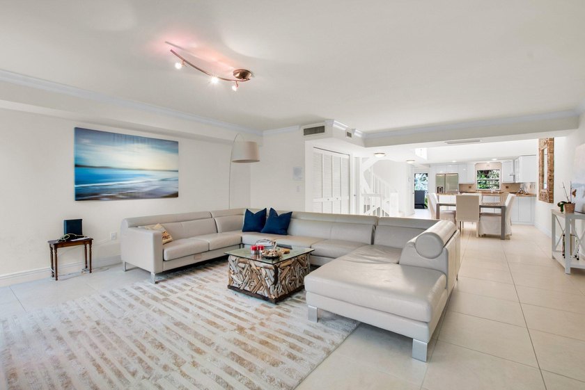 This Gorgeous Townhome is located between the ocean and - photo 24