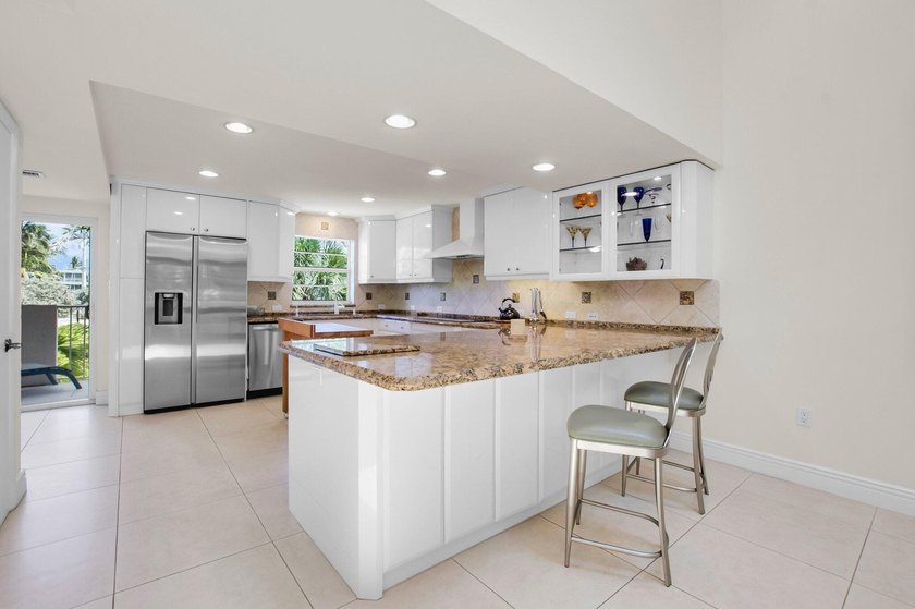 This Gorgeous Townhome is located between the ocean and - photo 26