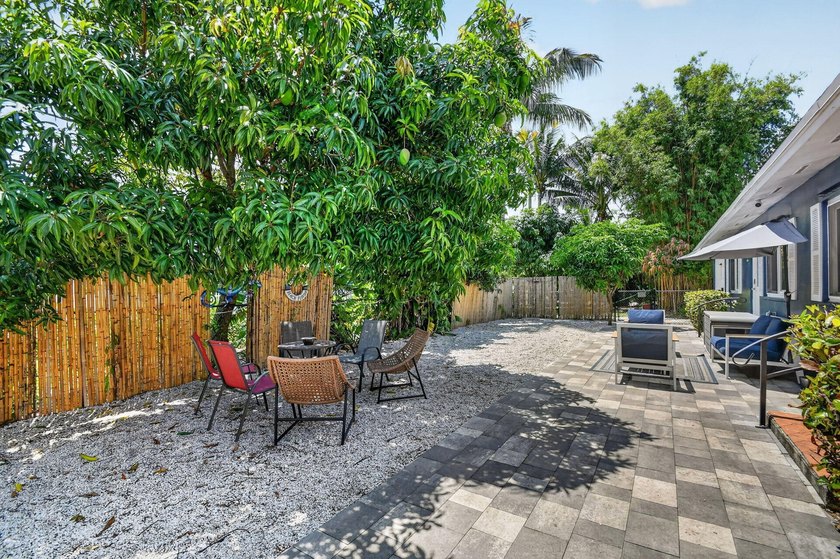 Now considering BACKUP OFFERS! Owner owned and occupied DUPLEX - photo 8