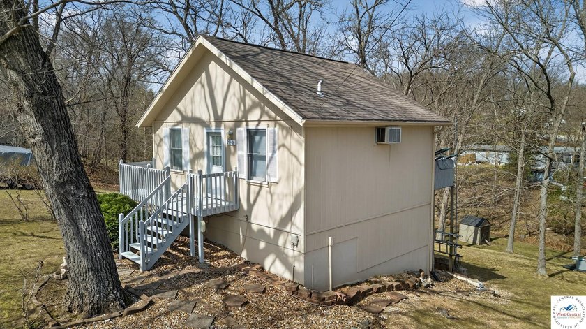 Lake of the Ozarks retreat located in the desirable Keithley's - photo 32