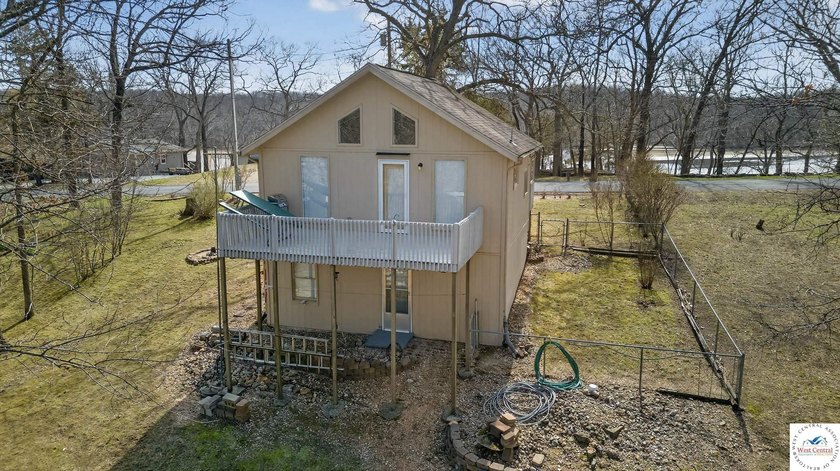 Lake of the Ozarks retreat located in the desirable Keithley's - photo 33