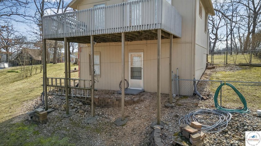 Lake of the Ozarks retreat located in the desirable Keithley's - photo 36