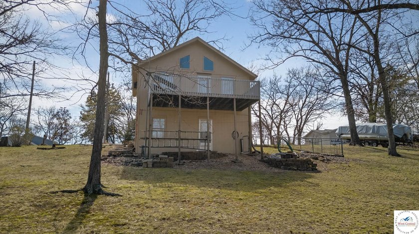 Lake of the Ozarks retreat located in the desirable Keithley's - photo 37