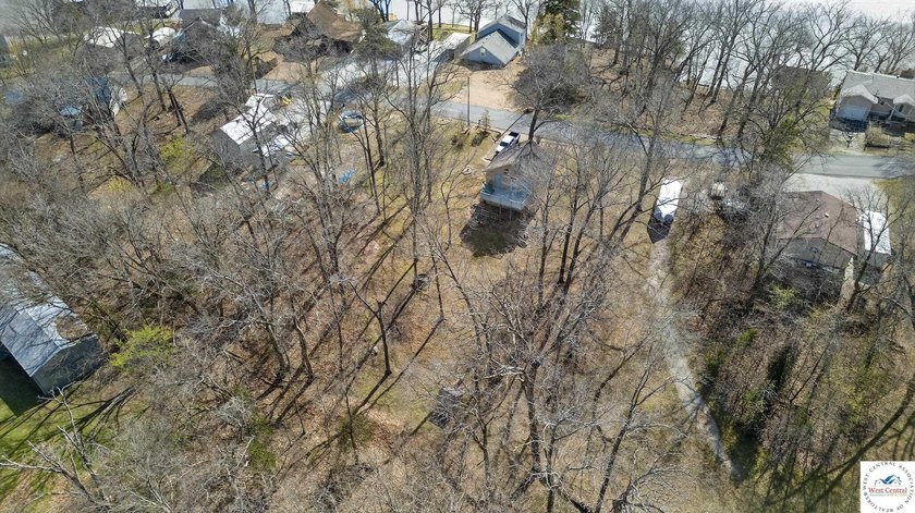 Lake of the Ozarks retreat located in the desirable Keithley's - photo 43